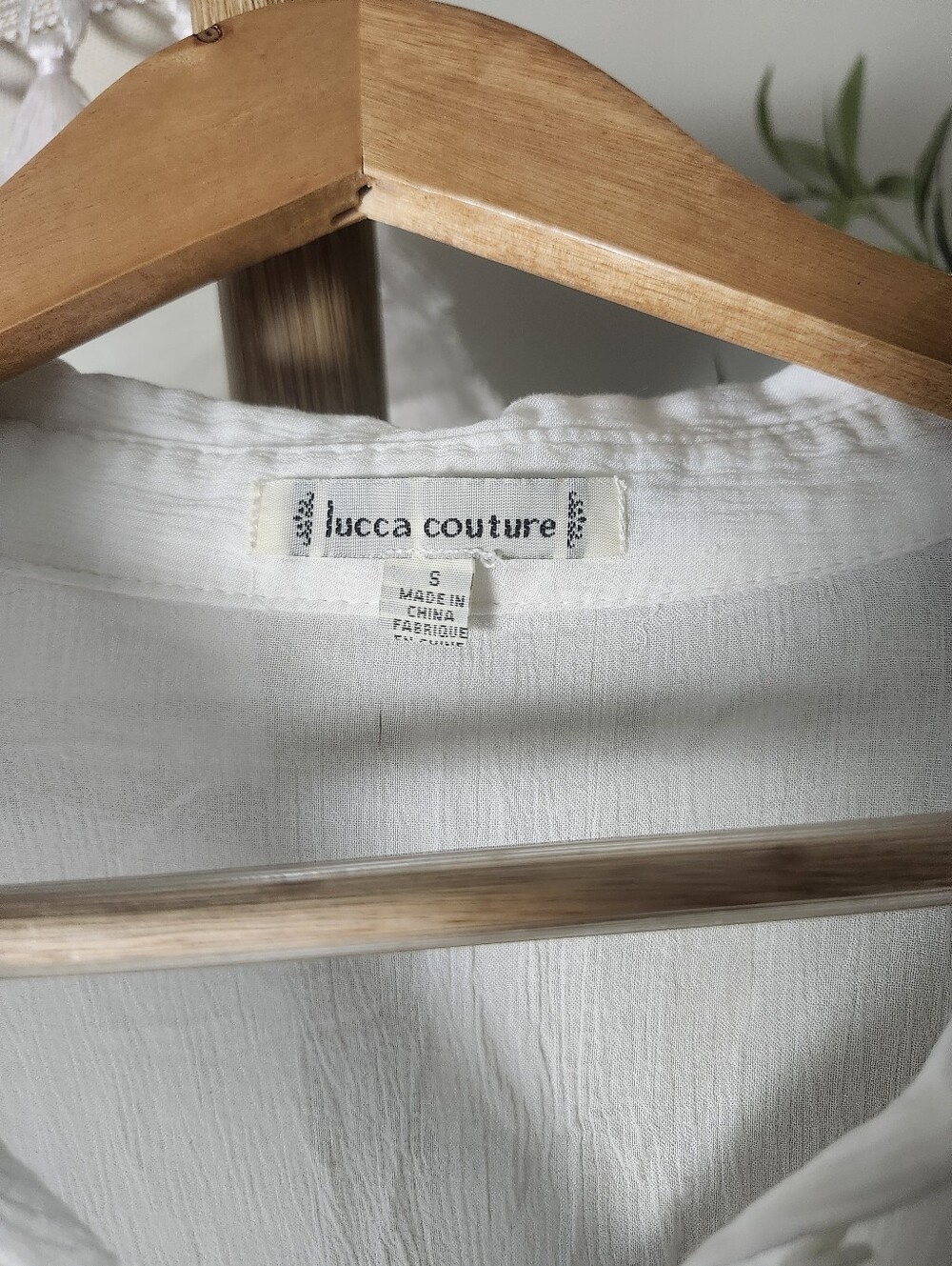 Lucca Couture White Sleeveless Button-Front Top w/Crochet Waist *missing button* - Picture 4 of 6